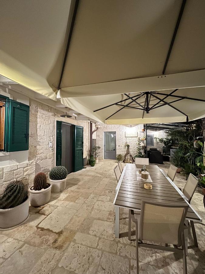 Апартаменти Trulli Occhi Di Pietra Альберобелло Екстер'єр фото